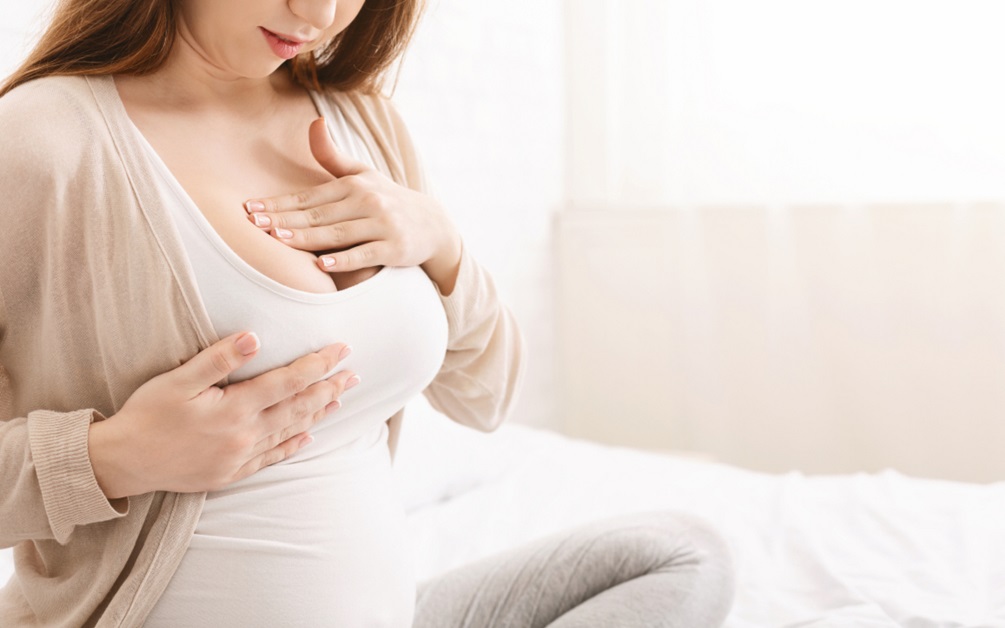 Cum și de ce se modifică sânii în sarcină?